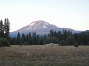 アダムス山